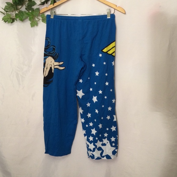 Wonder Woman sleep/lounging set S 4/6 - Picture 7 of 10